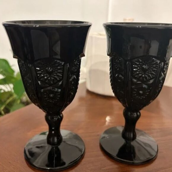 Tiara Indiana Glass Black Paneled Daisy Monarch Glasses - set of 2